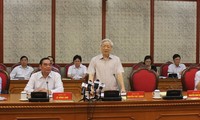 Le bureau politique travaille avec le comité du Parti de Hai Phong 